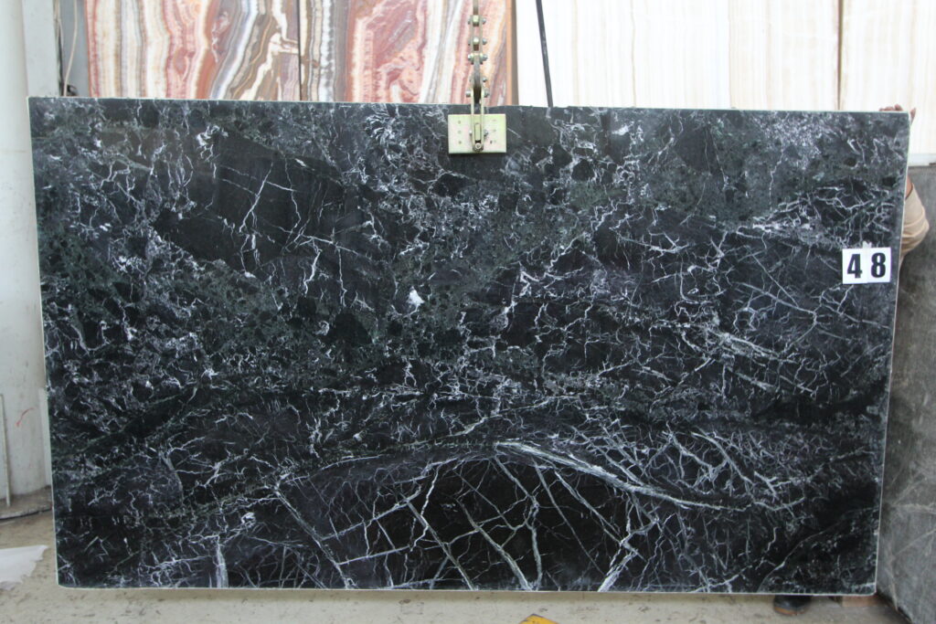BLACK LEVANTO, photo 2 of 2