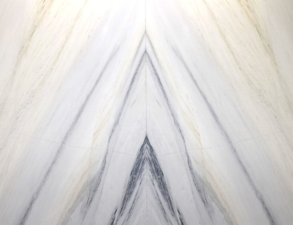 PRECIOUS WHITE, foto 1 dari 1
