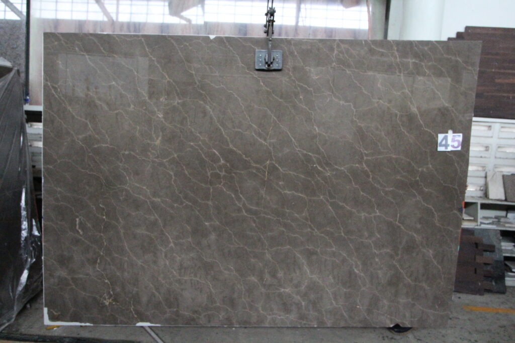 ARMANI BRONZE, foto 2 dari 2
