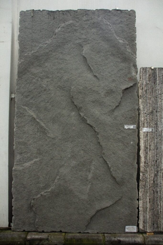 Pietra Serena, Sierra finish