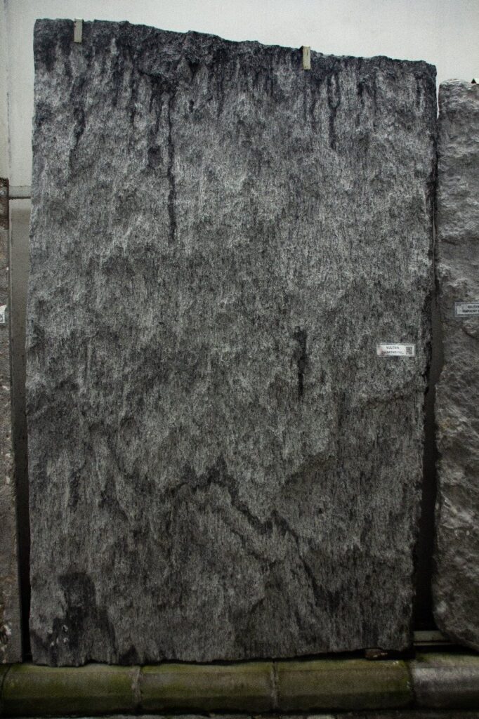 Diamond Fall, Sierra finish