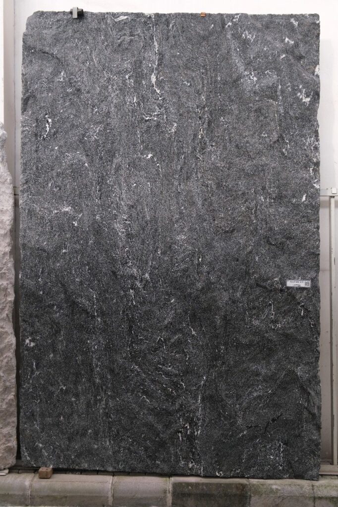 Via Lattea, Sierra finish