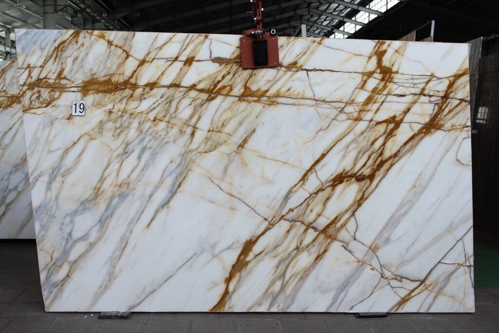 CALACATTA GOLD, photo 2 of 2