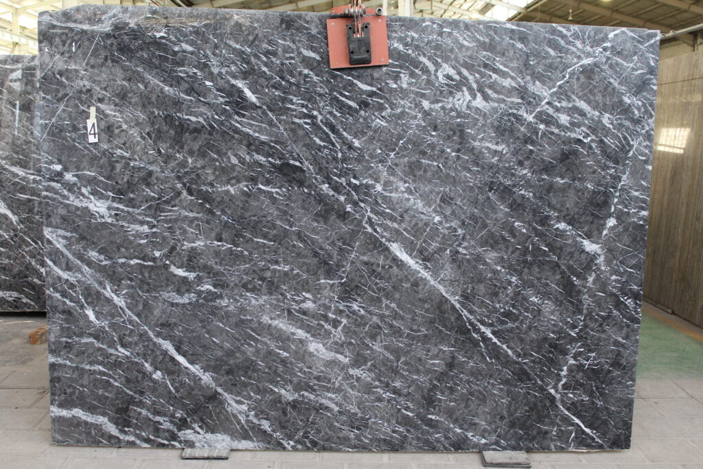 GRIGIO CARNICO, foto 2 dari 2