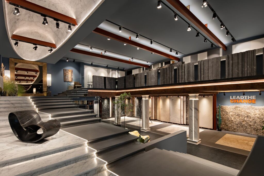 Jakarta · Alam Sutera showroom, photo 3 of 3