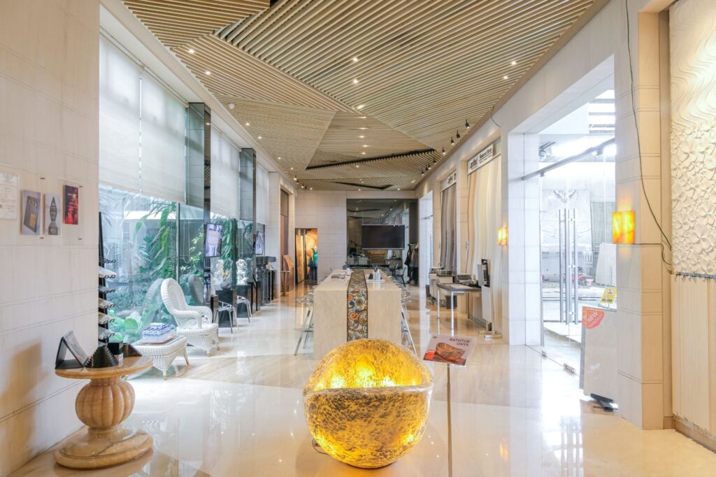 Showroom Surabaya, foto 2 dari 3