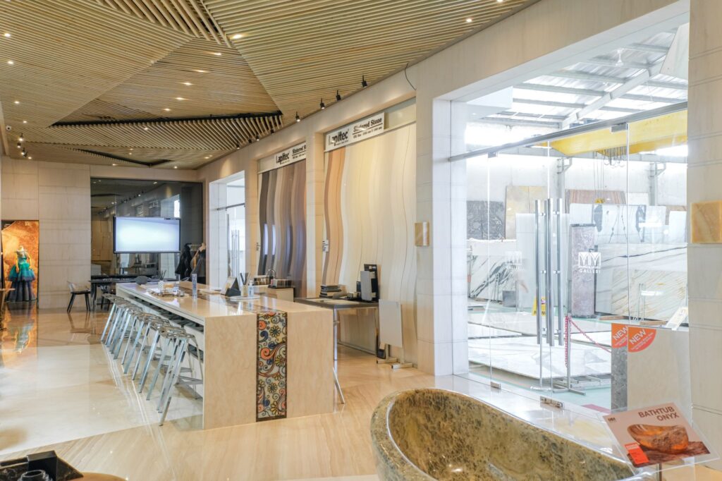 Showroom Surabaya, foto 1 dari 3