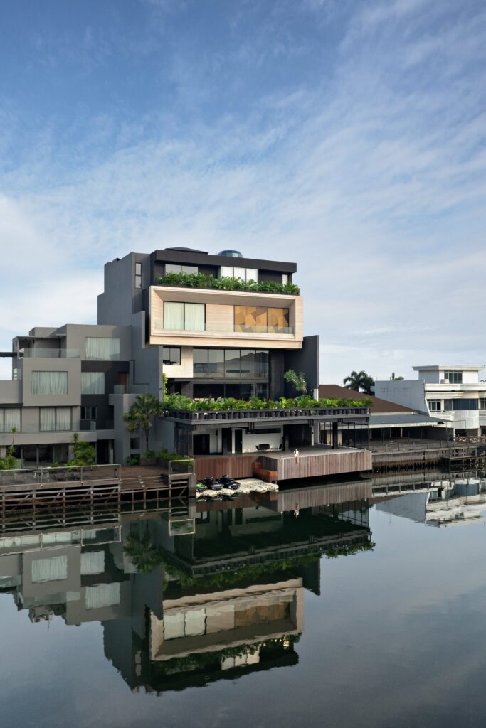 DS HOUSE PANTAI MUTIARA, photo 1 of 10