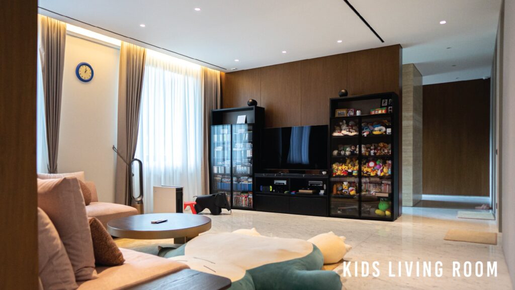 MODERN HOUSE MENTENG, photo 10 of 19