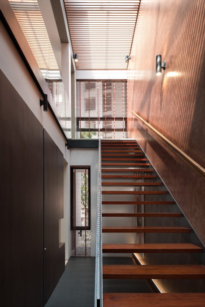 RW HOUSE, photo 4 of 5