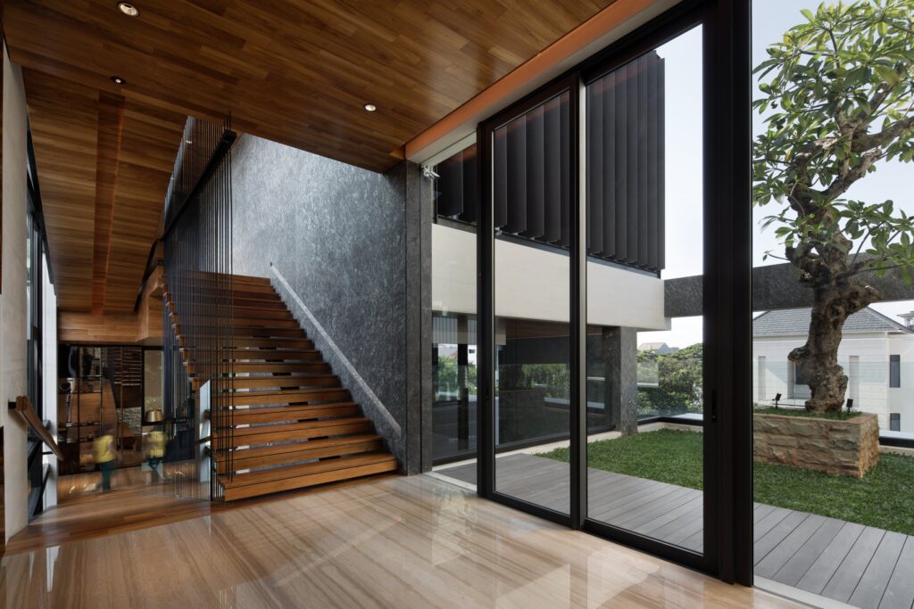 WATERFRONT HOUSE PIK, photo 2 of 7